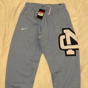 Men’s UNC Tar Heels Joggers Size L NWT